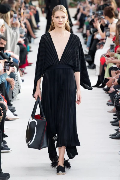 Look 9
